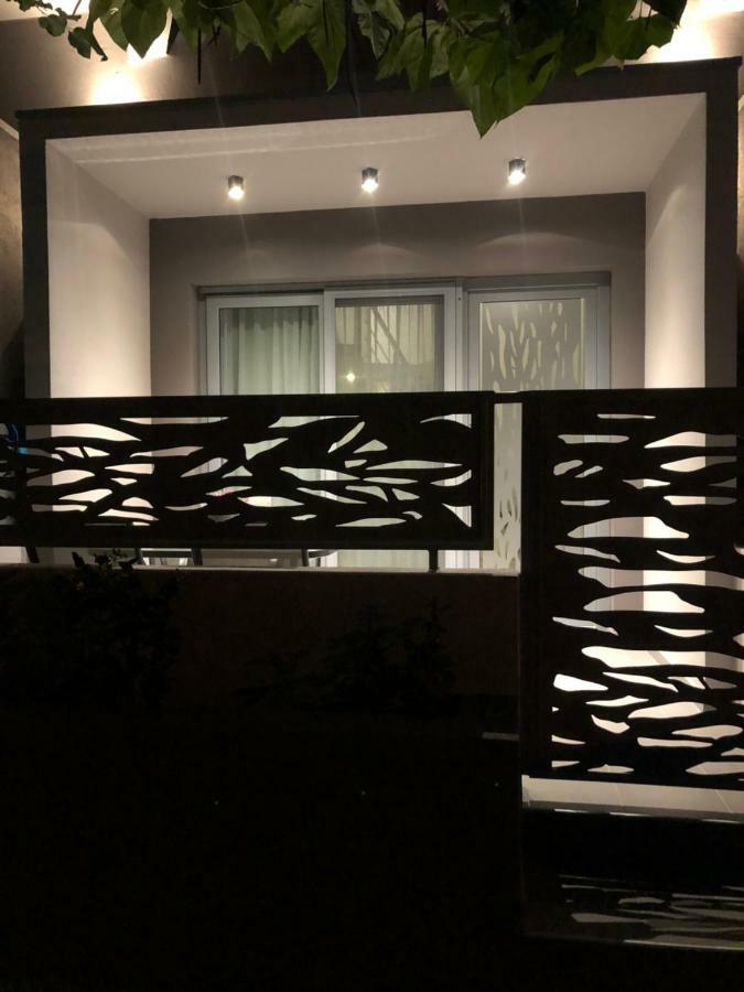 Mr & Mrs K Lofts Apartment Potos Exterior foto